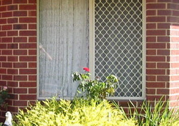 An Overview About The Pros And Cons Of Security Alarm And Security Screens